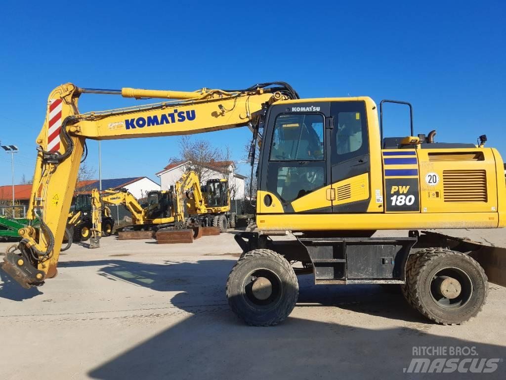 Komatsu PW180-11 轮式挖掘机