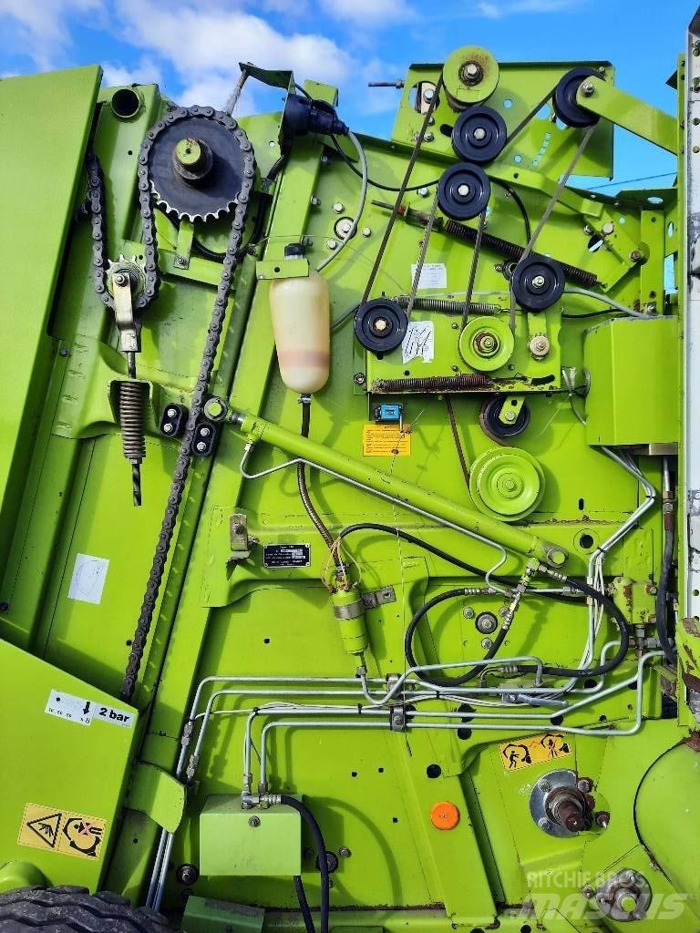 CLAAS Rollant 46 圆捆打捆机