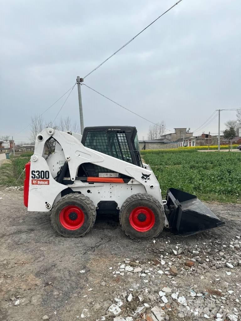 Bobcat S 330 滑移装载机
