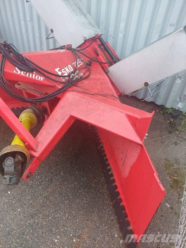 Esko 2252 H 扬雪机