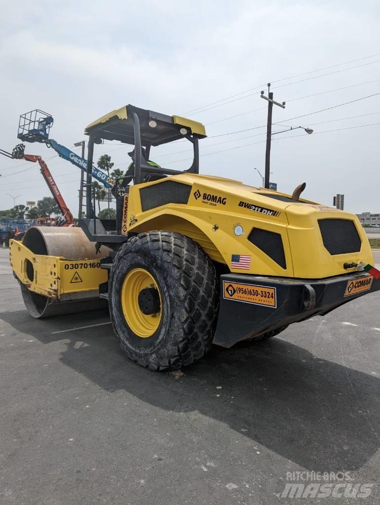 Bomag BW 211 DH-5 单轮压路机