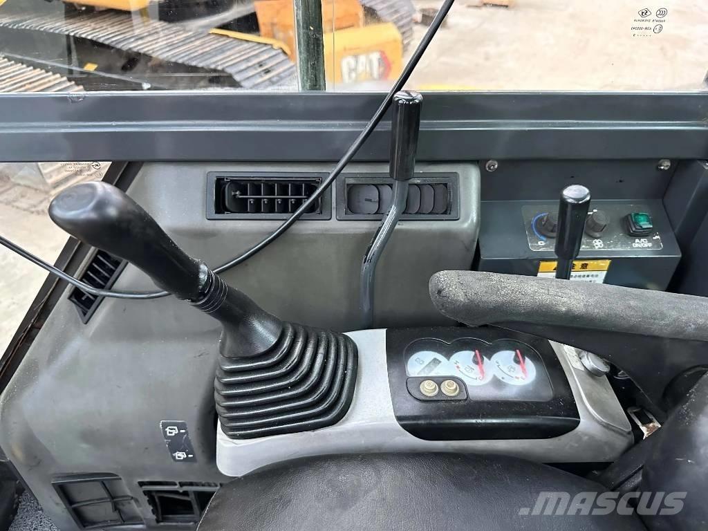 Komatsu PC55MR 小型挖掘机