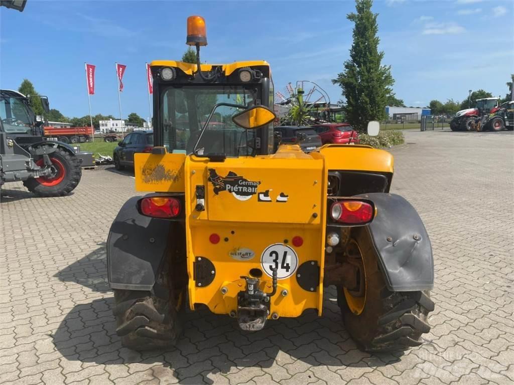 JCB 525.60 伸缩臂叉装车|叉装车