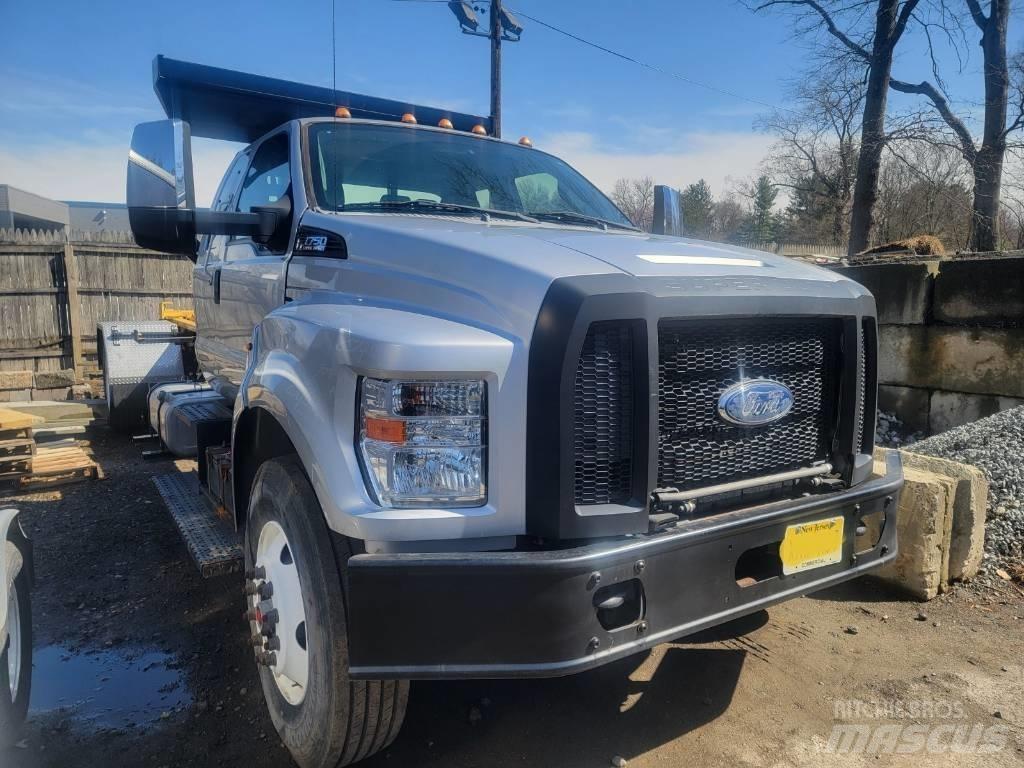 Ford F750 工程吊钩车