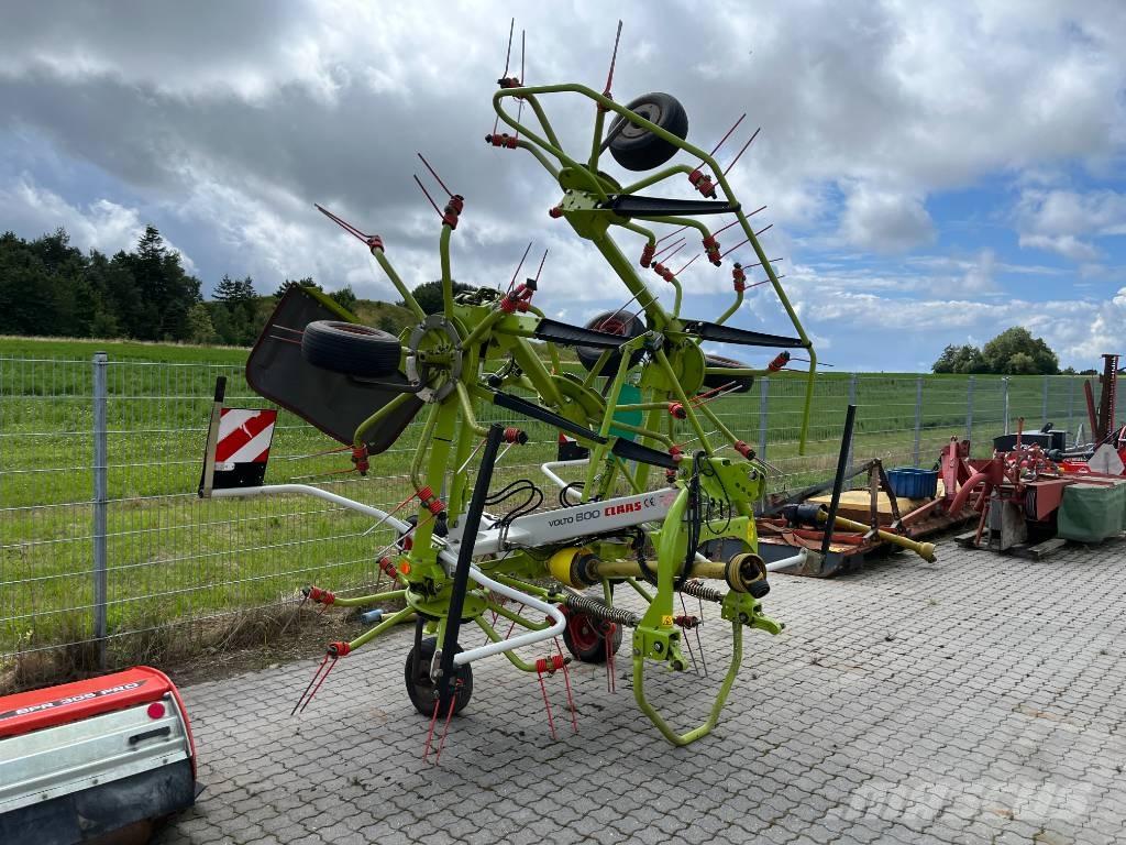 CLAAS Volto 800 犁耙和摊草机