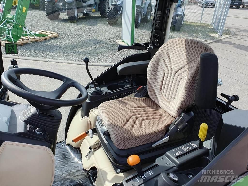 John Deere 2026R 小型拖拉机