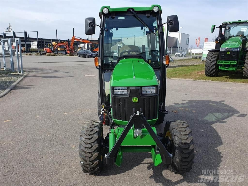 John Deere 2026R 小型拖拉机