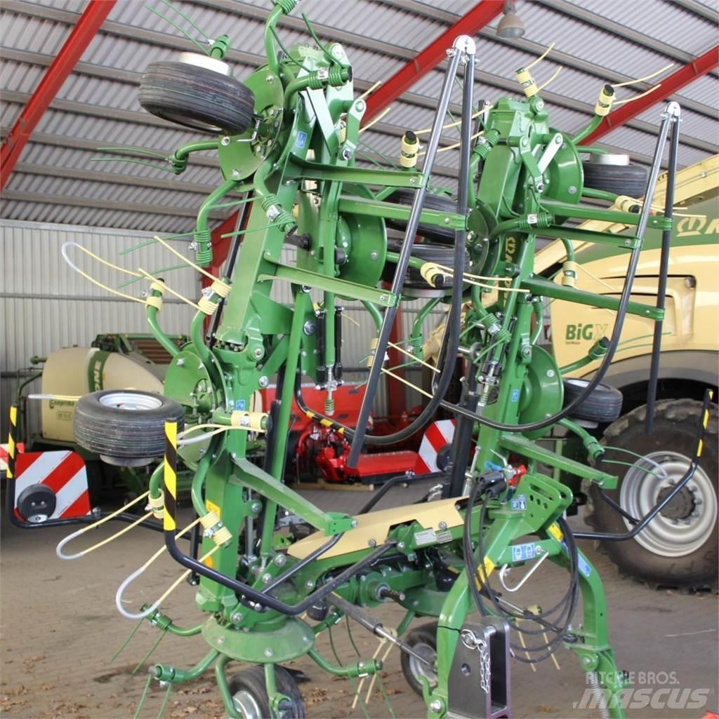 Krone Vendro 900 犁耙和摊草机