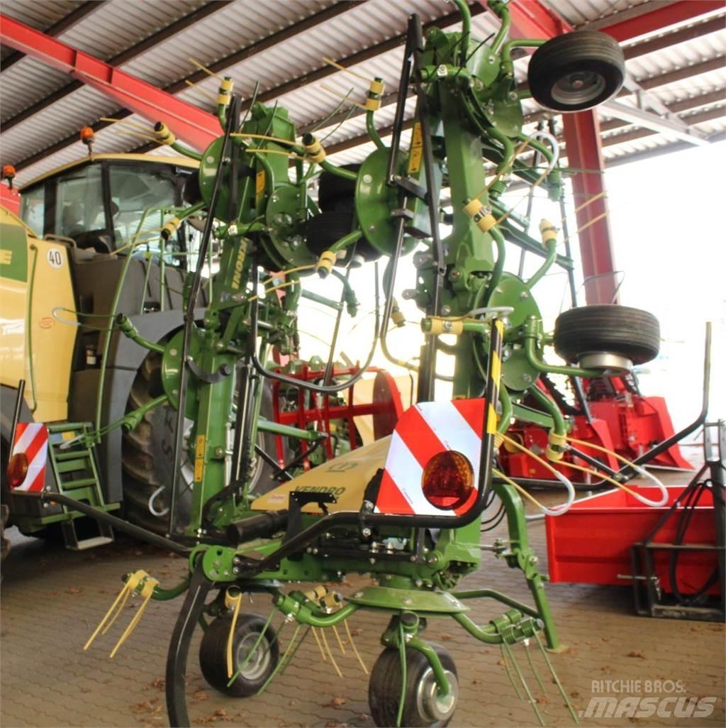 Krone Vendro 900 犁耙和摊草机