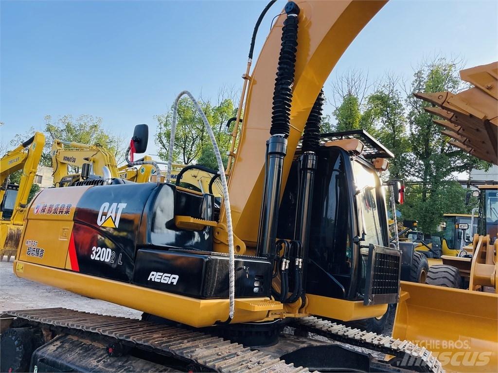 CAT 320d2l 履带挖掘机
