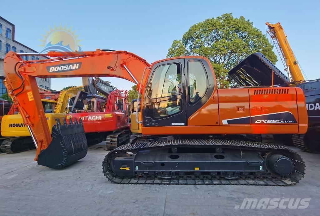 Doosan DX 225 LC 履带挖掘机