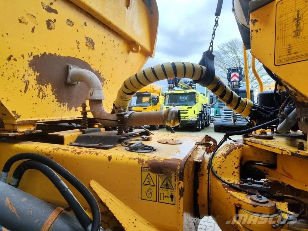 Volvo A35D 6x6 铰接式自卸车