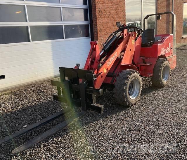 Macks 333 小型装载机