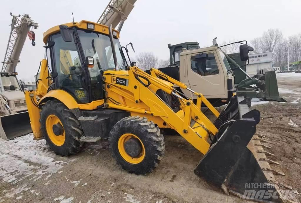 JCB 3CX 反铲装载机