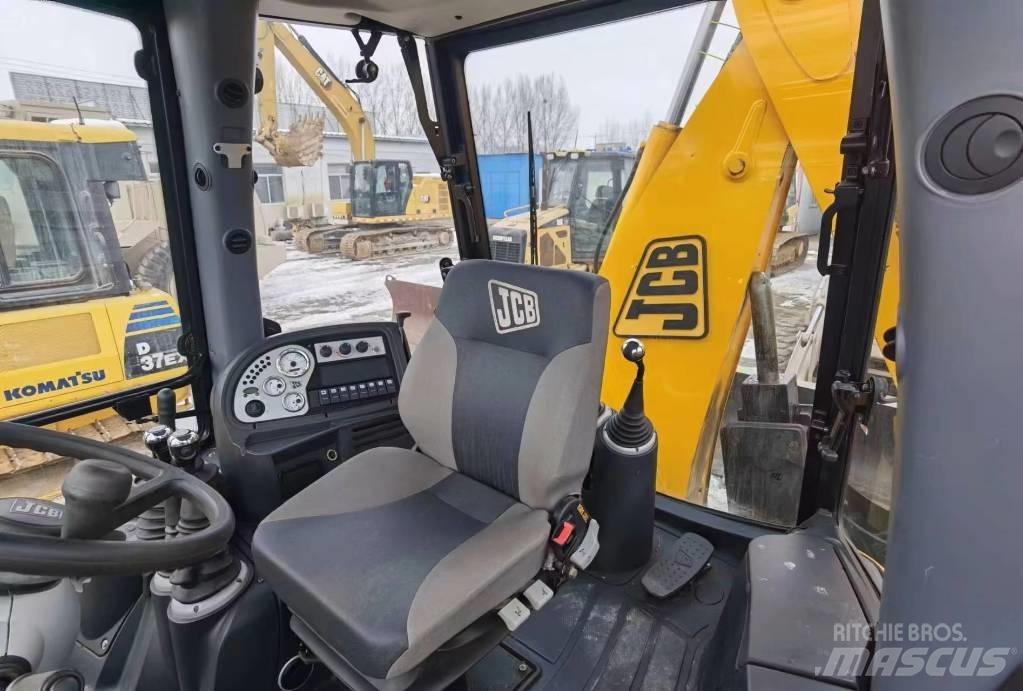 JCB 3CX 反铲装载机