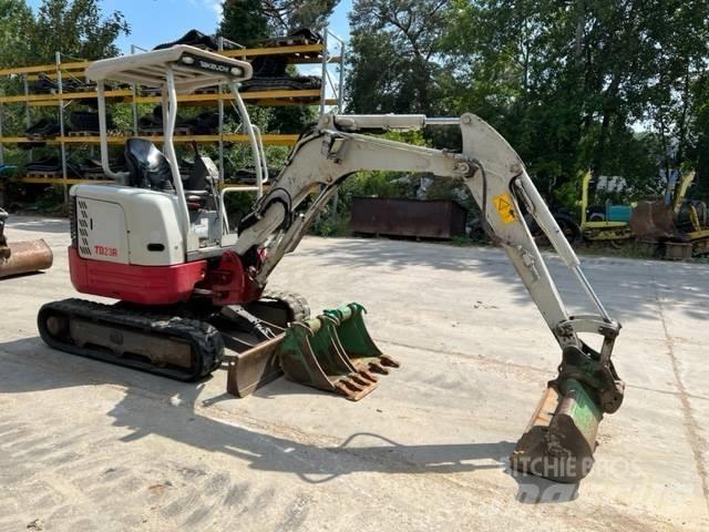 Takeuchi TB23R 小型挖掘机