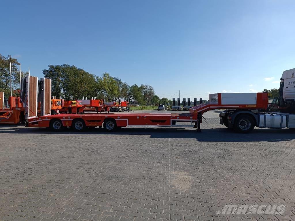  Scorpion 3 osie SAF 低平板半挂车