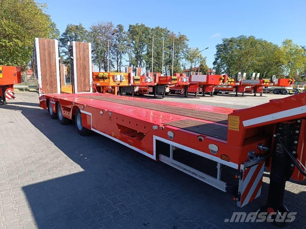  Scorpion 3 osie SAF 低平板半挂车