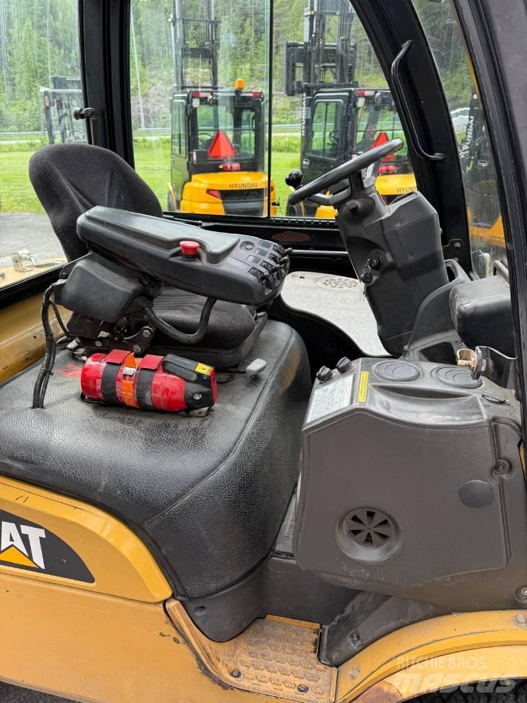 CAT GP 30 N 天然气叉车