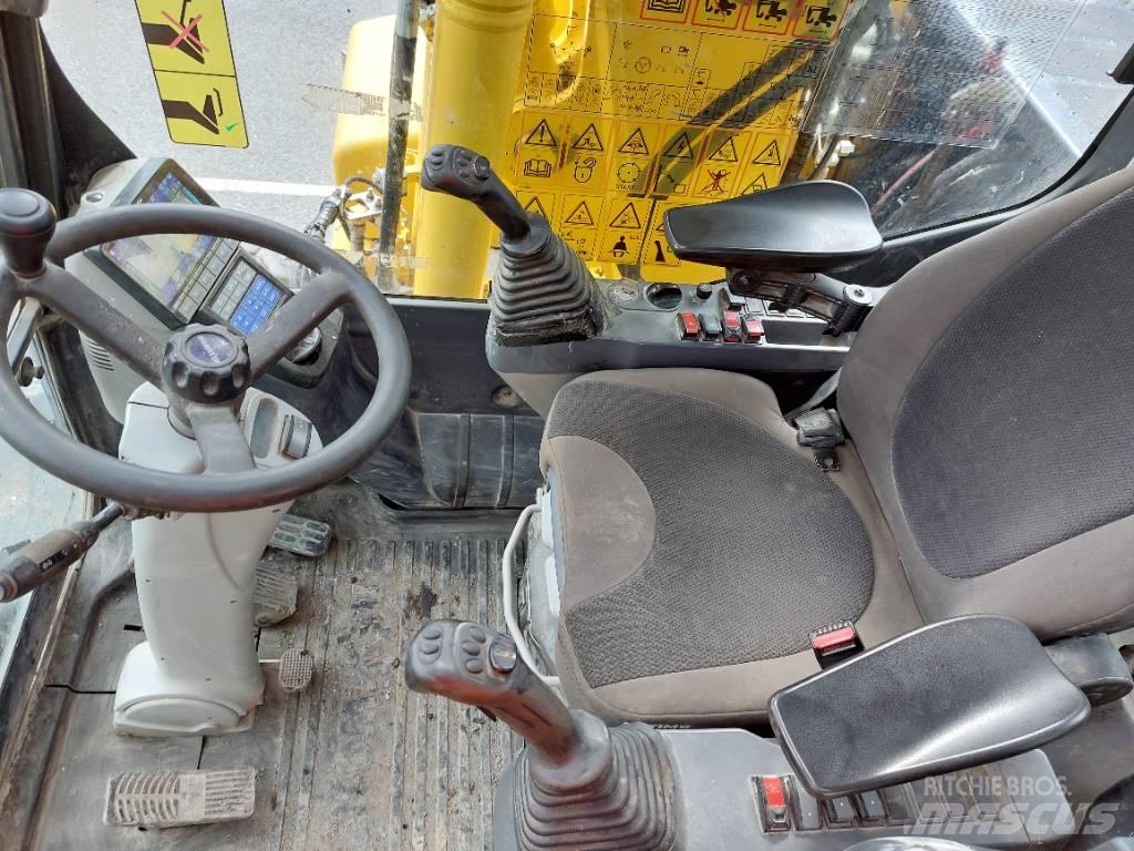 Komatsu PW148-11 轮式挖掘机