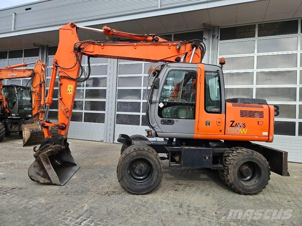 Hitachi ZX130W 轮式挖掘机