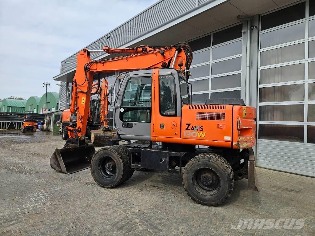 Hitachi ZX130W 轮式挖掘机