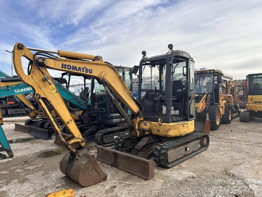 Komatsu PC30 小型挖掘机