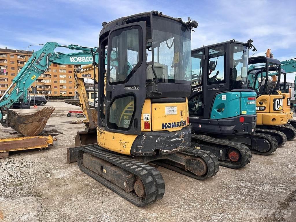 Komatsu PC30 小型挖掘机