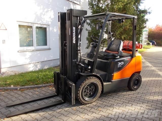 Doosan G 30 E 天然气叉车