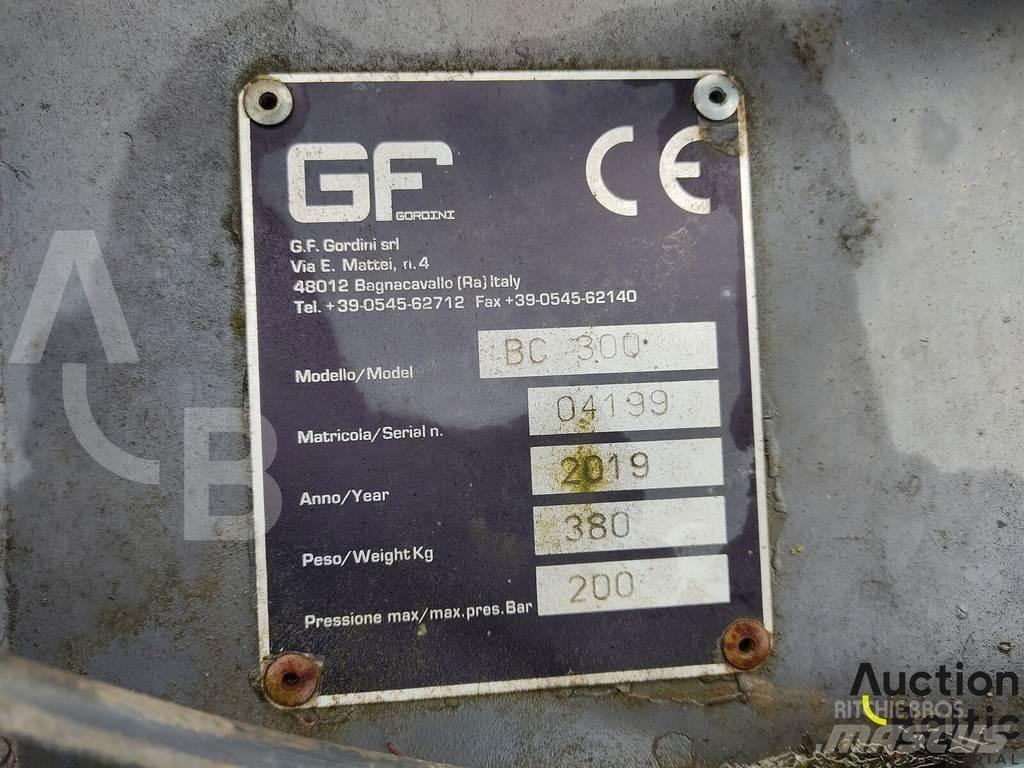 GF Gordini BC 300 挖斗