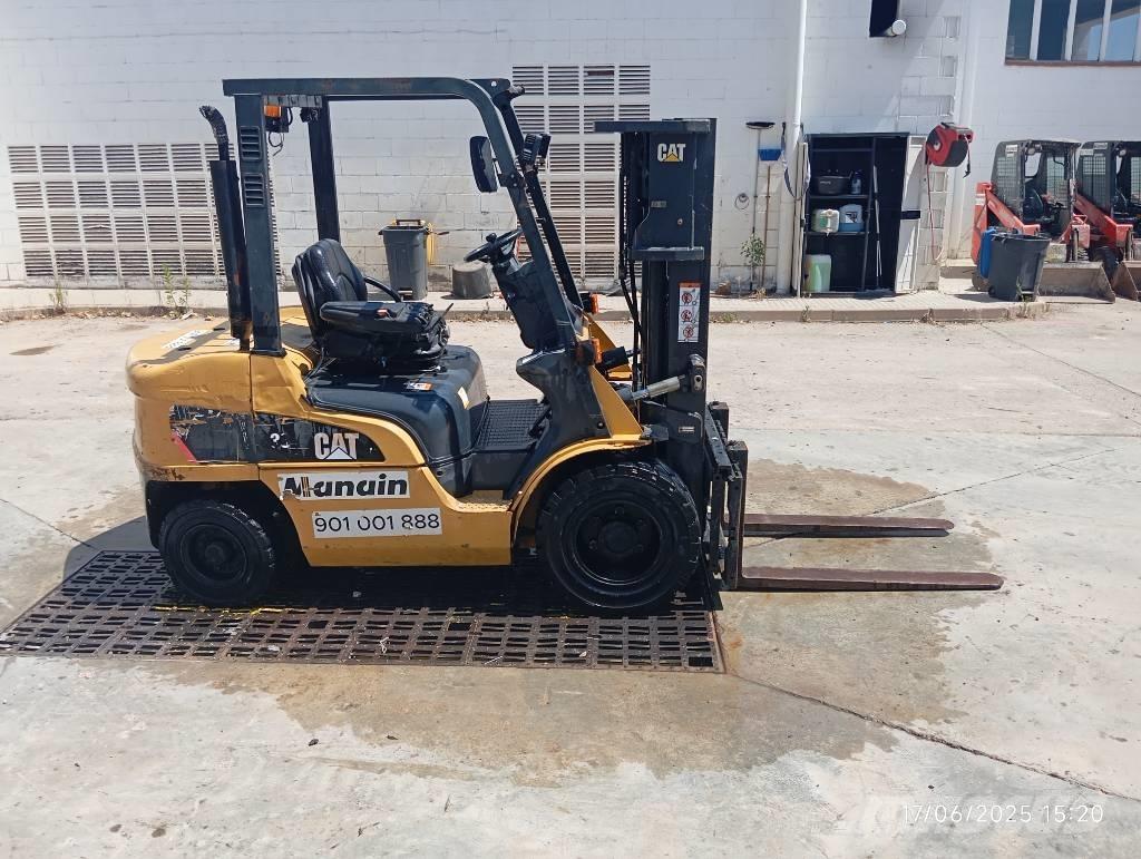 CAT DP 30 NT 柴油叉车