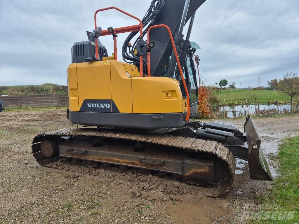 Volvo ECR235EL 履带挖掘机