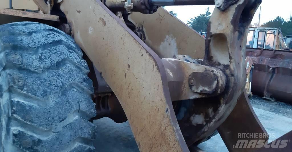 Komatsu WA500-1 轮式装载机