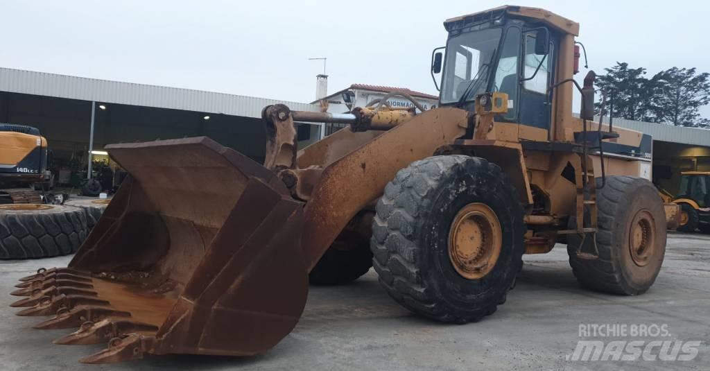 Komatsu WA500-1 轮式装载机