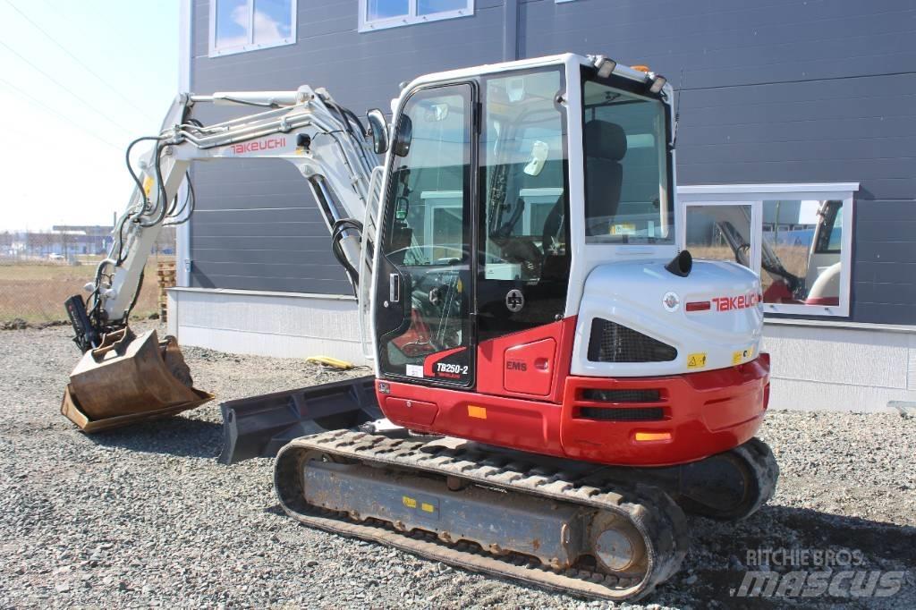 Takeuchi TB 250 小型挖掘机