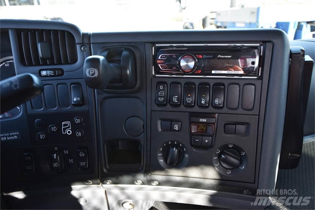 Scania G440 8X4 起重车