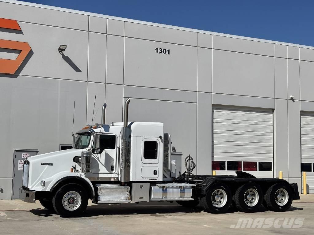 Kenworth T800 牵引车