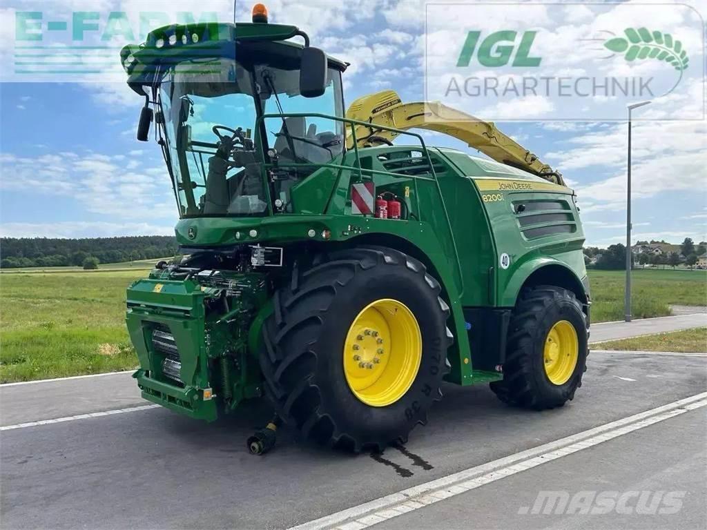 John Deere 8200 i 自走式青贮饲料收割机