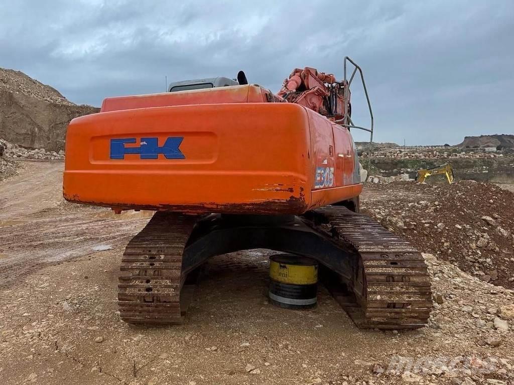 Fiat KOBELCO E305 特种挖掘机