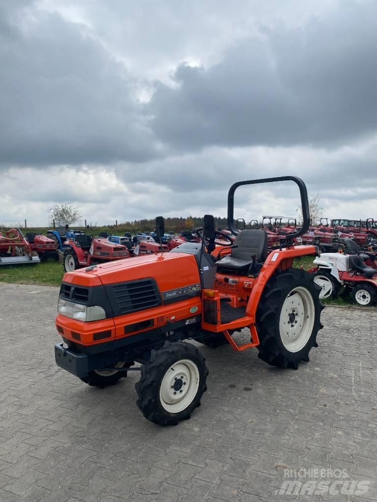 Kubota GL 240 小型拖拉机