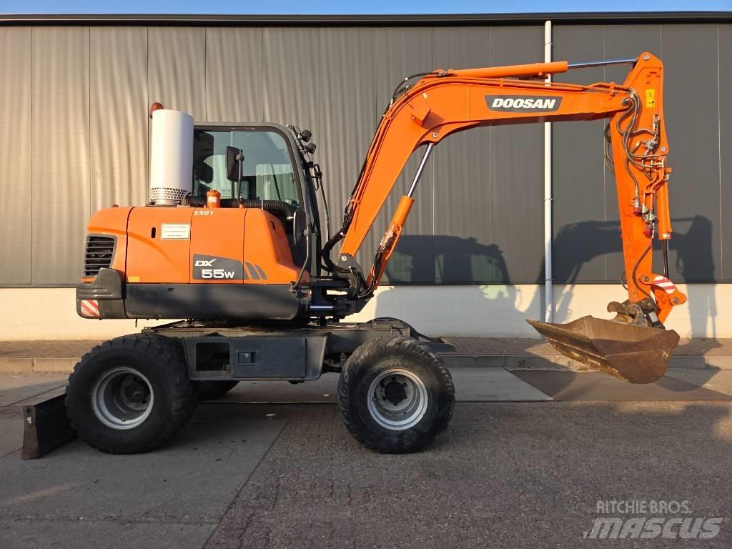 Doosan DX 55 W 轮式挖掘机