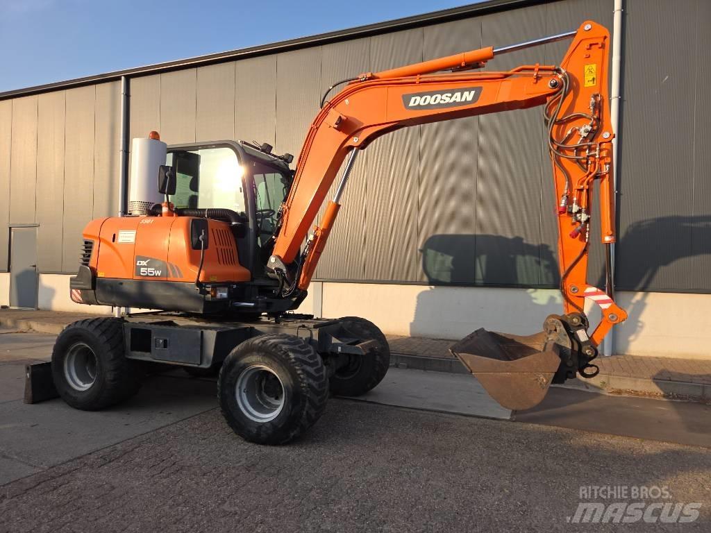 Doosan DX 55 W 轮式挖掘机