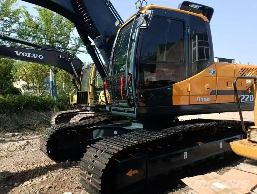 Hyundai 220lc-9s 中型挖掘机