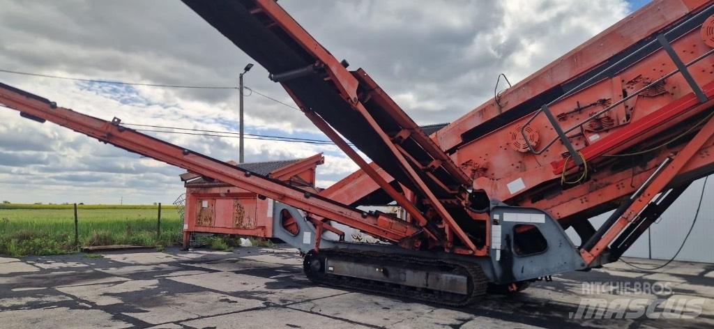 Sandvik QA 450 移动式筛分机