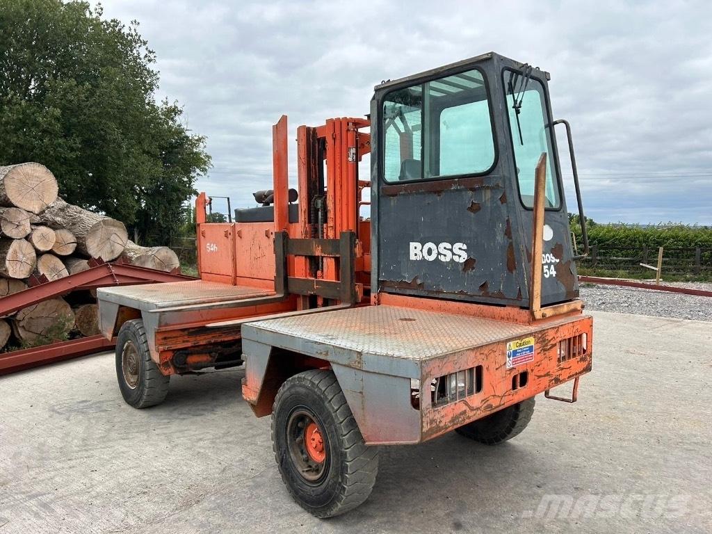 Boss 546 侧卸式铲车