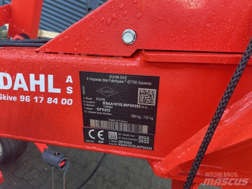 Kuhn GF 5202 犁耙和摊草机