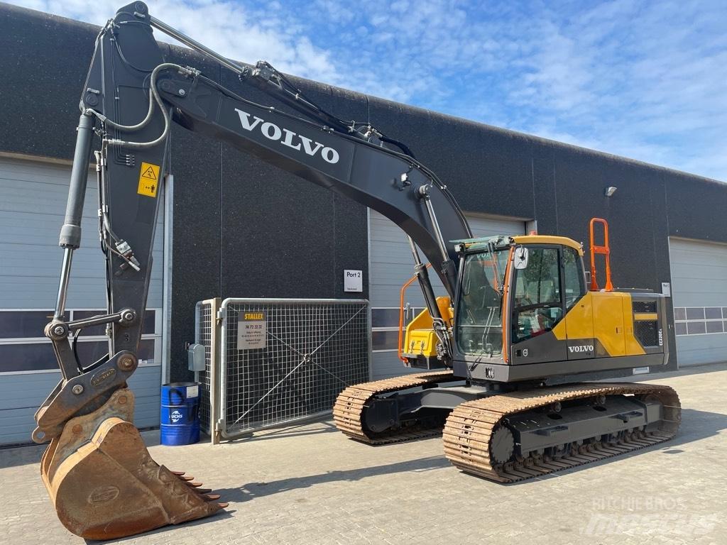 Volvo EC220E 履带挖掘机