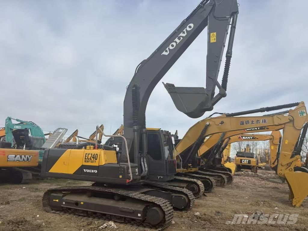 Volvo EC 240 履带挖掘机