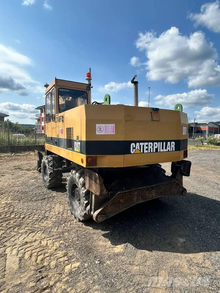 CAT 214 轮式挖掘机