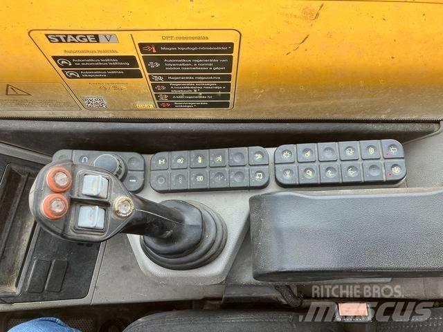JCB 560-80 伸缩臂叉装车|叉装车